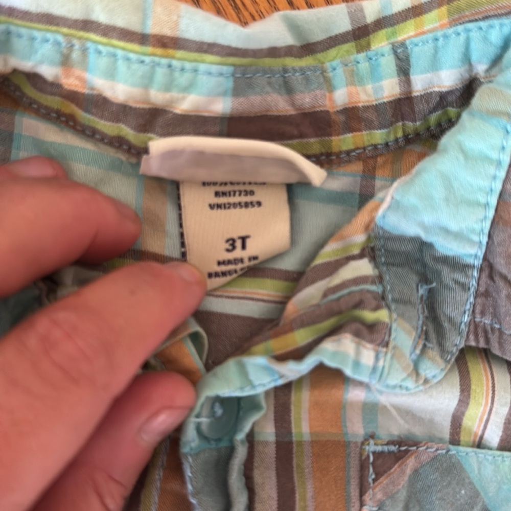 Cherokee button down shirt with collar - Picture 2 of 4